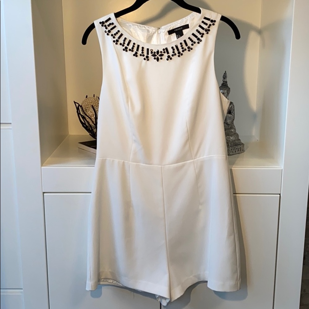 Forever21 sleeveless jumper w/jewel neck